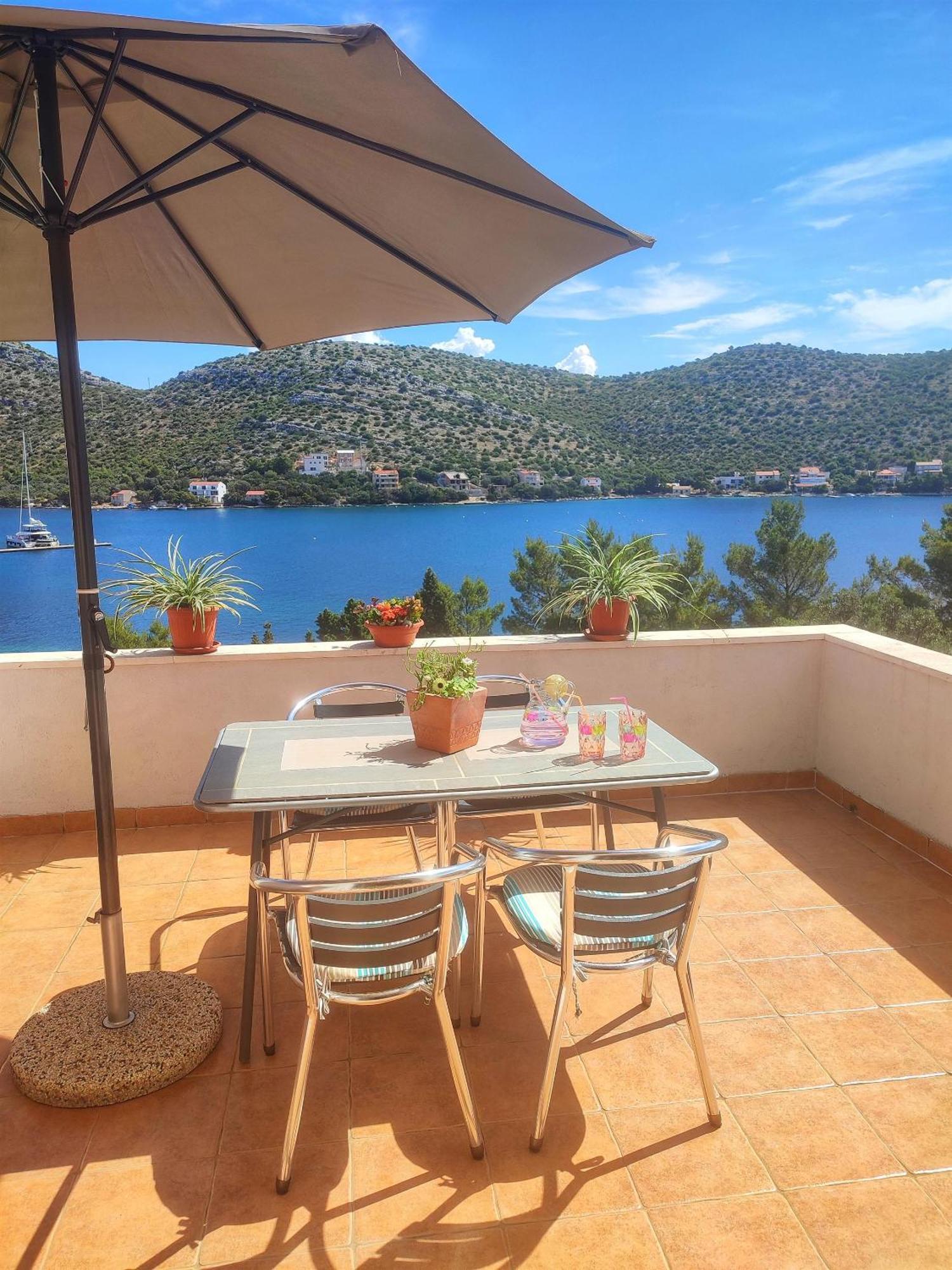 Apartments Vesna Lastovo Exterior photo